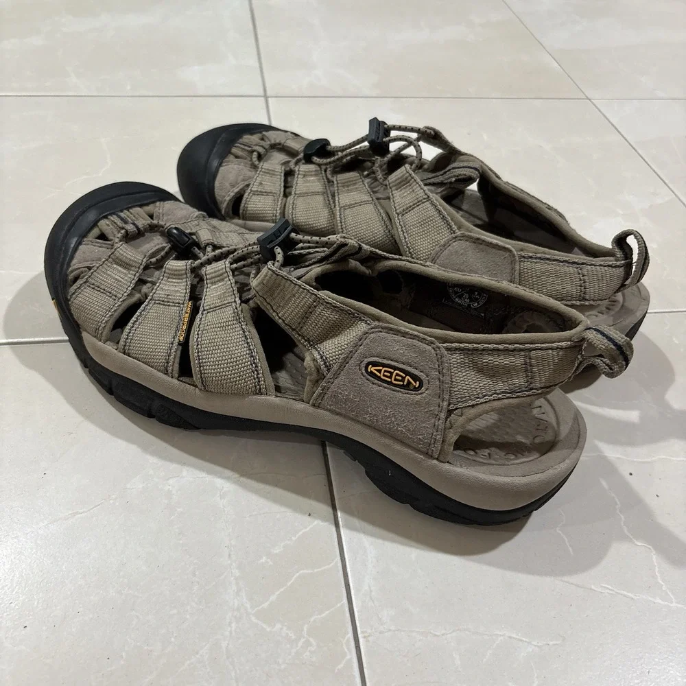 Keen Water Shoes Men Size 10 Hiking Tan Khaki Outdoors Fishing Sandal Boot